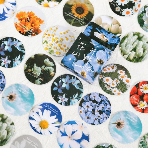Набор круглых стикеров Летние цветы 45 шт